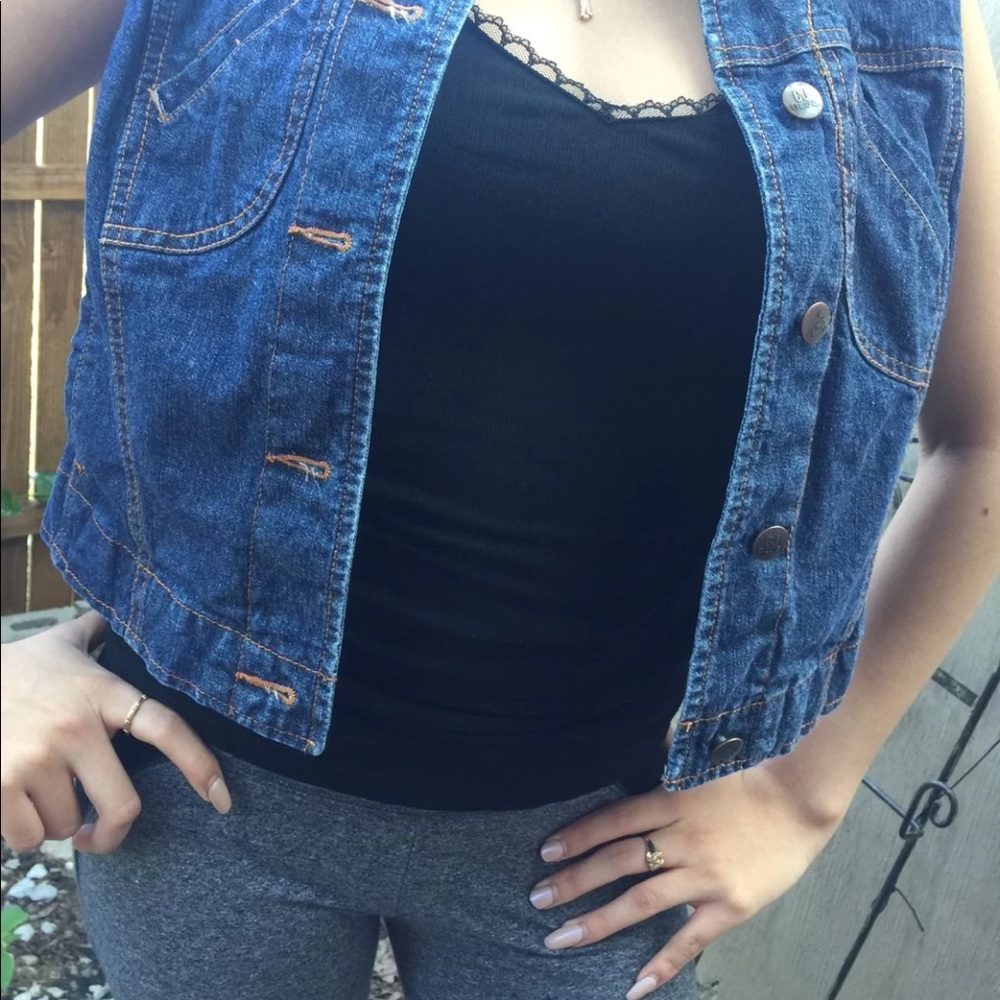 Vest - Picture 4 of 4